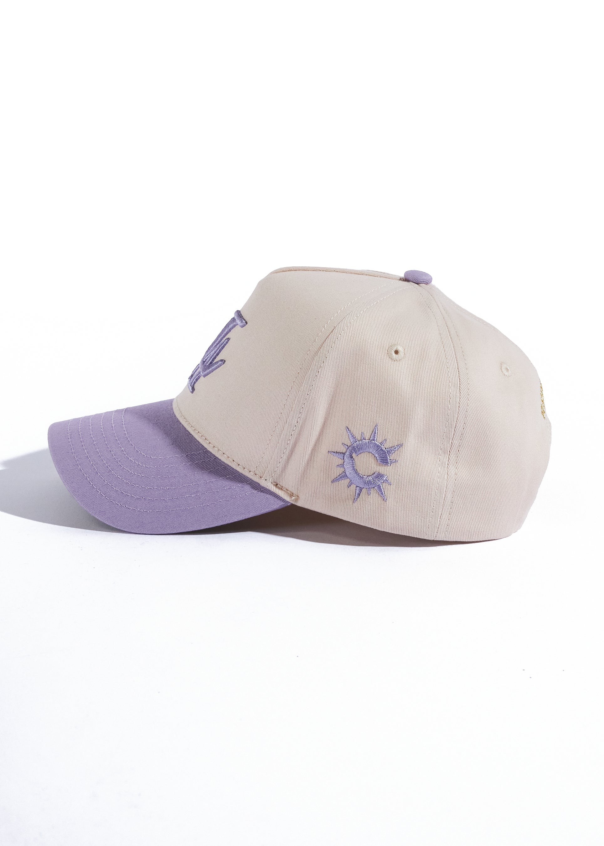 Reference x Capanova La Paradise Snapback - Cream/Purple